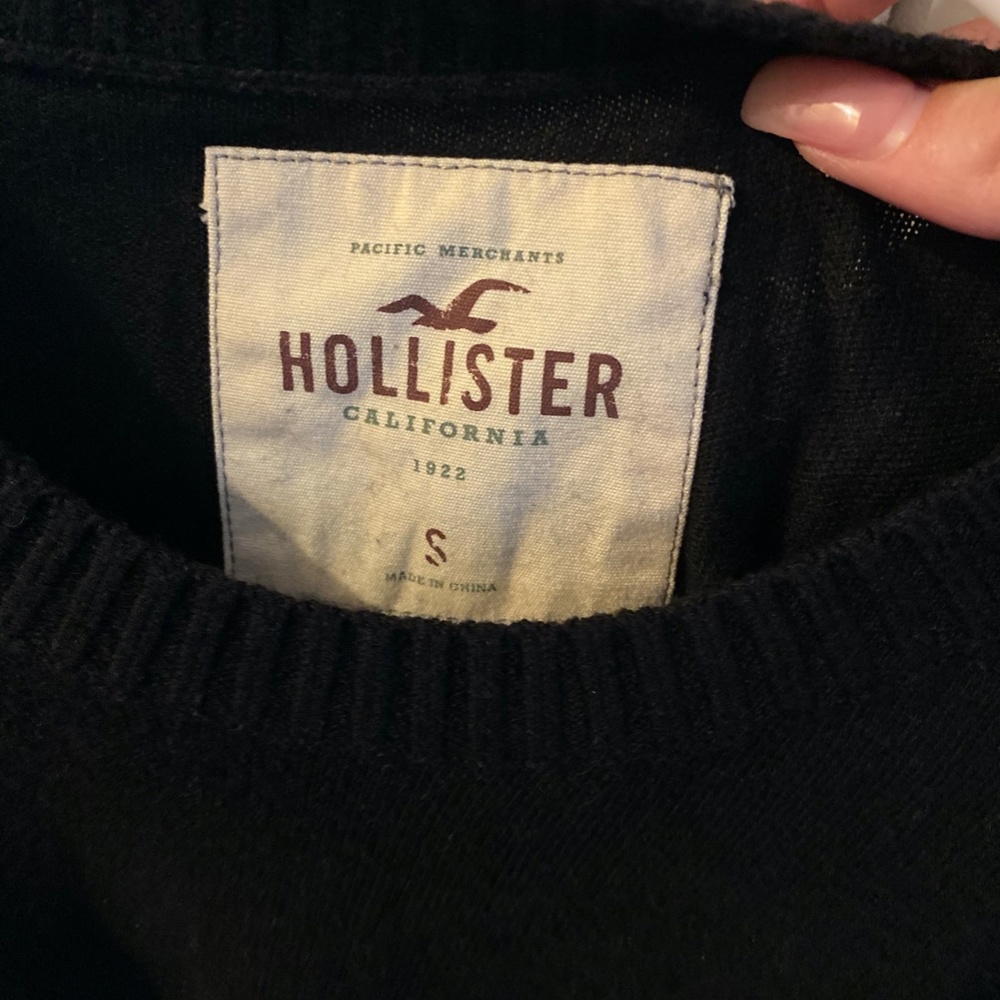 Hollister Crewneck Sweater Bundle/Size SMALL - Picture 4 of 8